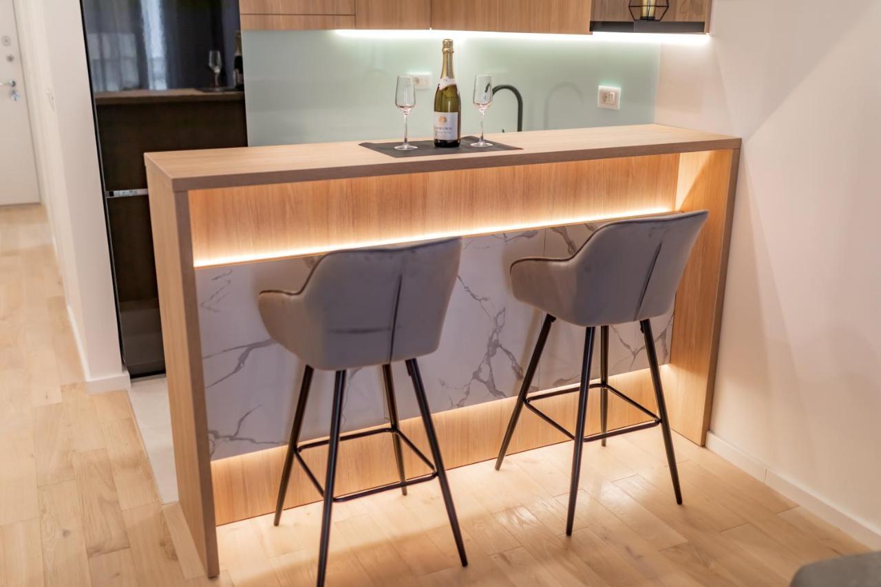 Soho A403 Apartment Bar